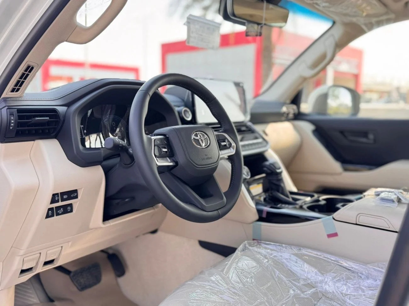 Toyota Land Cruiser GXR 2026 white