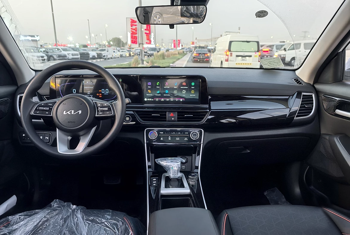 2025 Kia Seltos 1.5L White