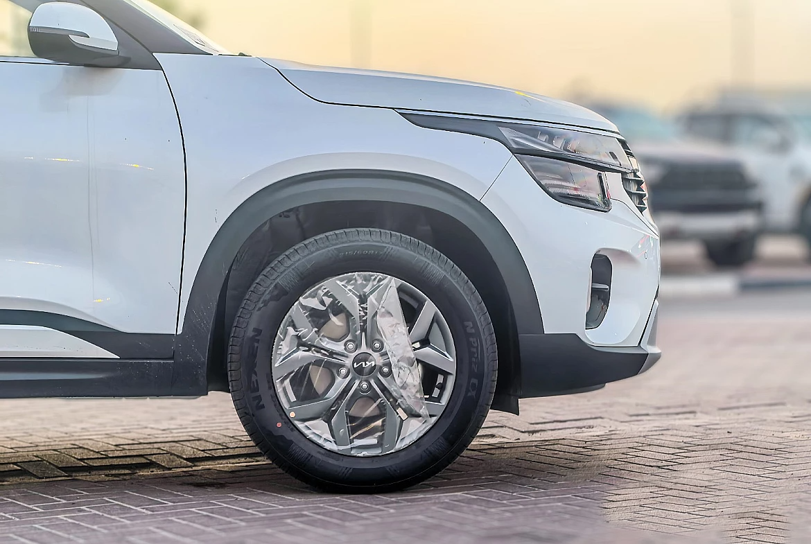 2025 Kia Seltos 1.5L White