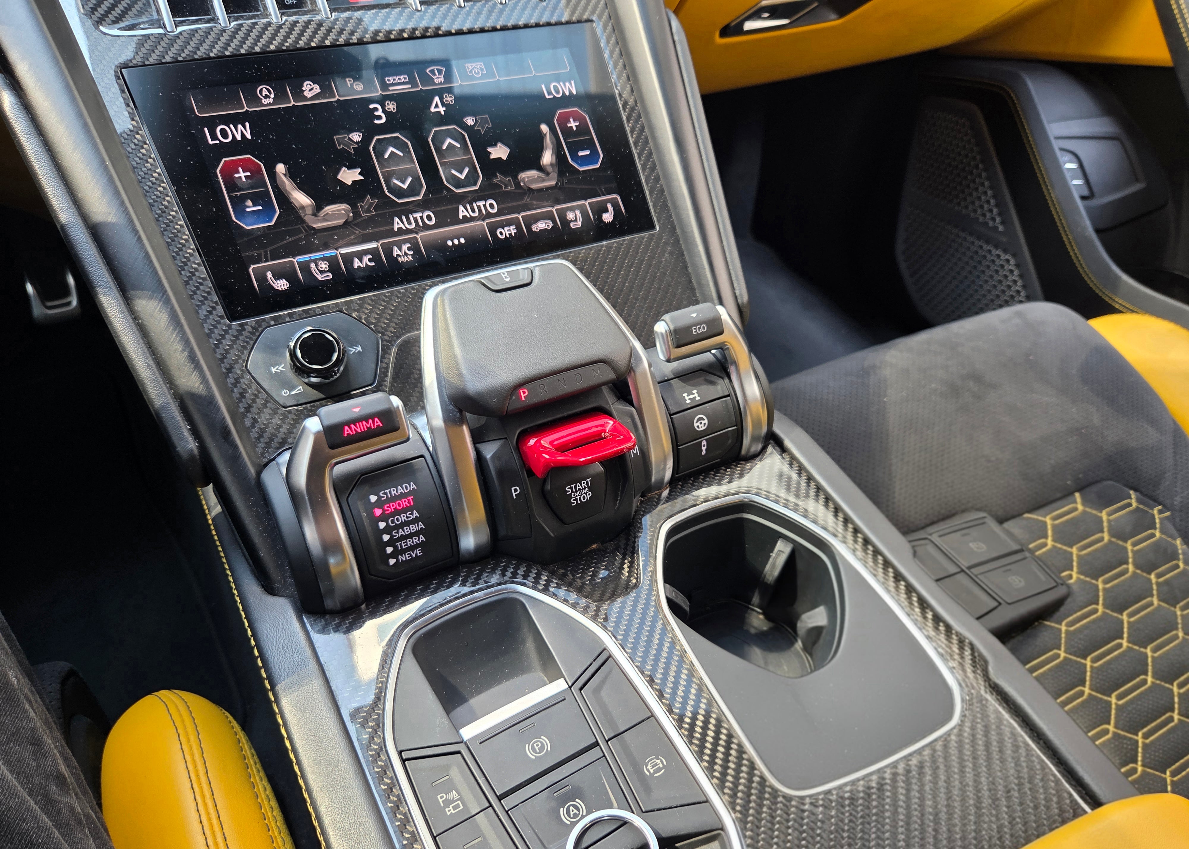 Lamborghini Urus 2022 black