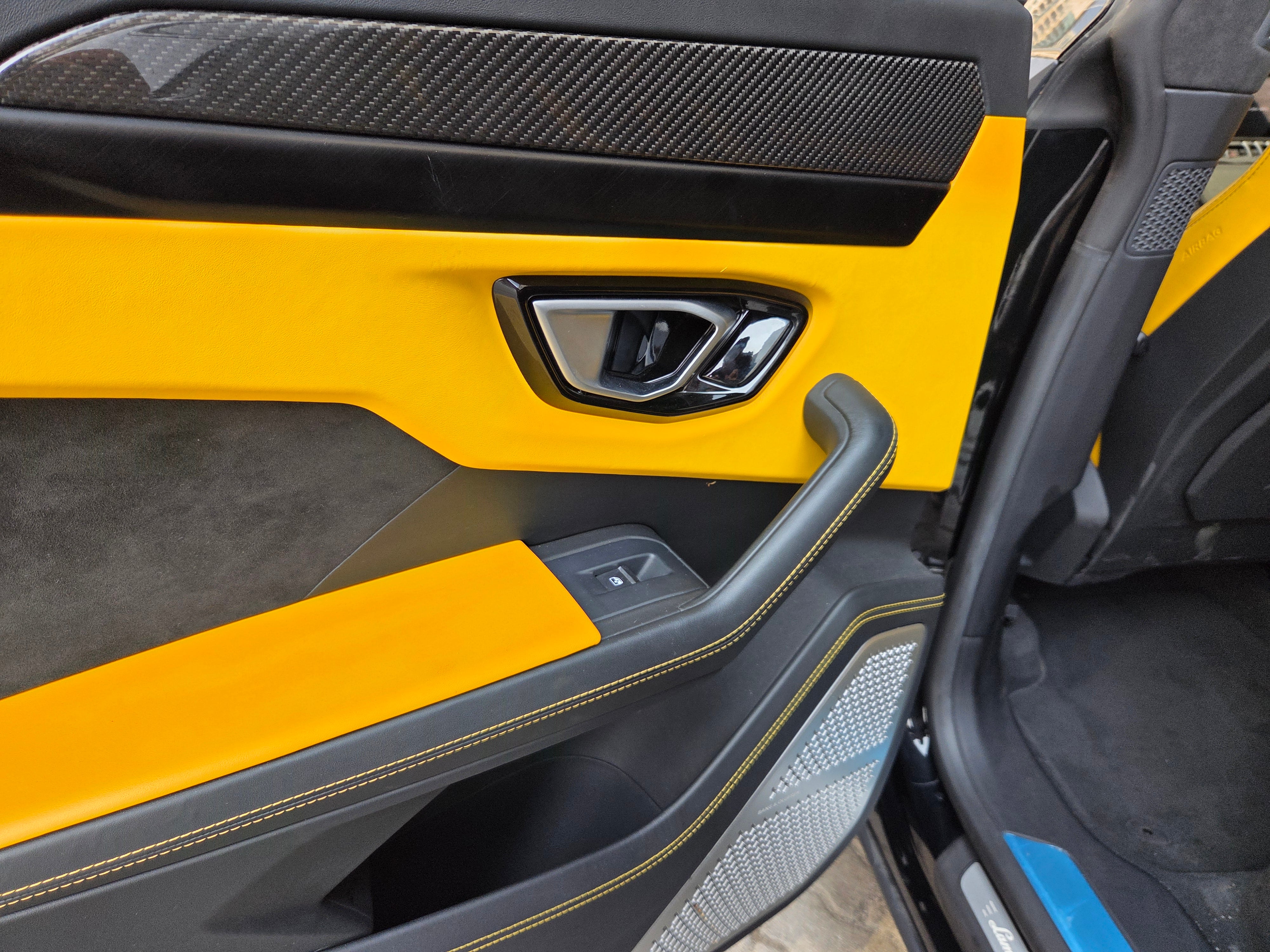 Lamborghini Urus 2022 black