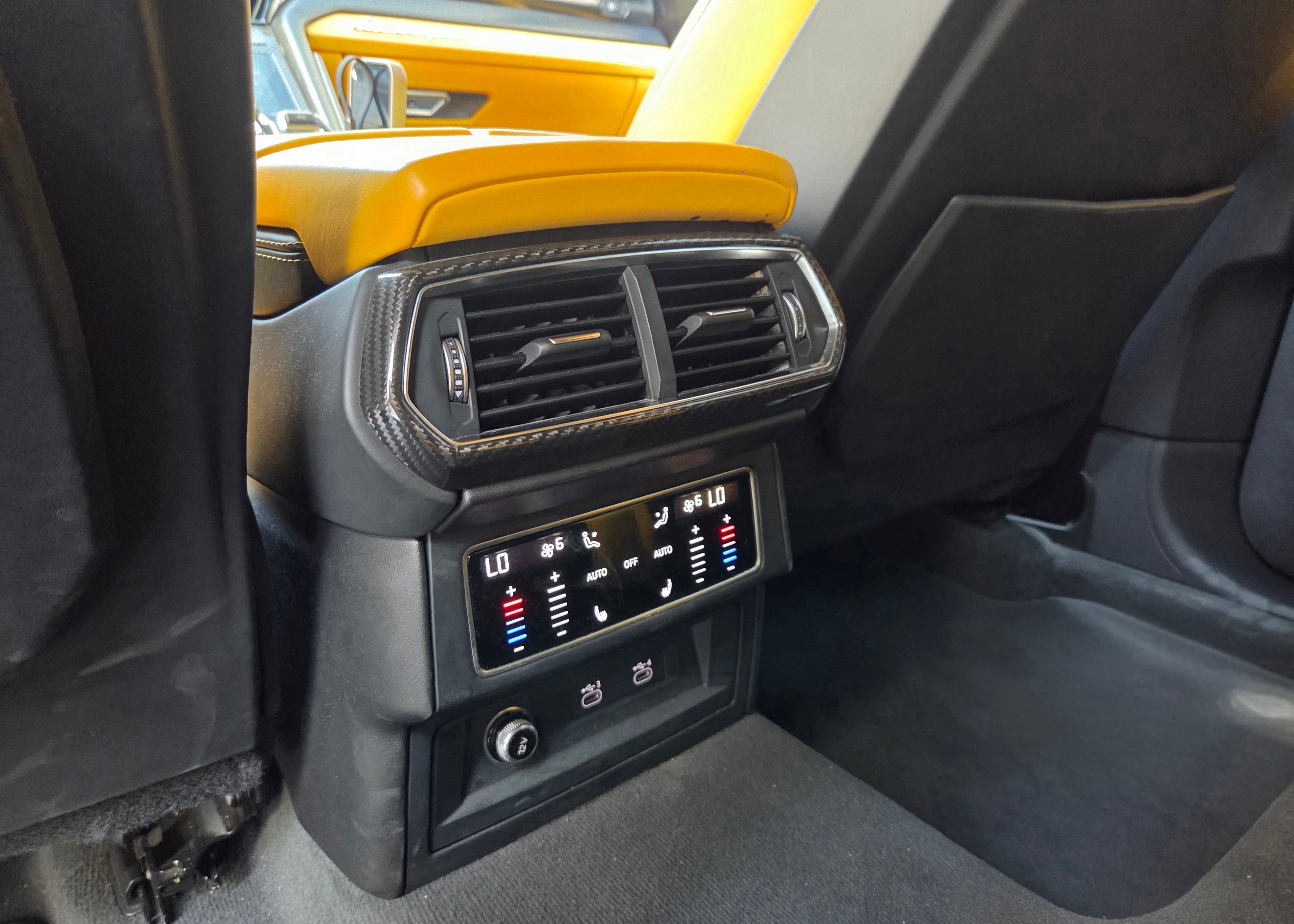 Lamborghini Urus 2022 black