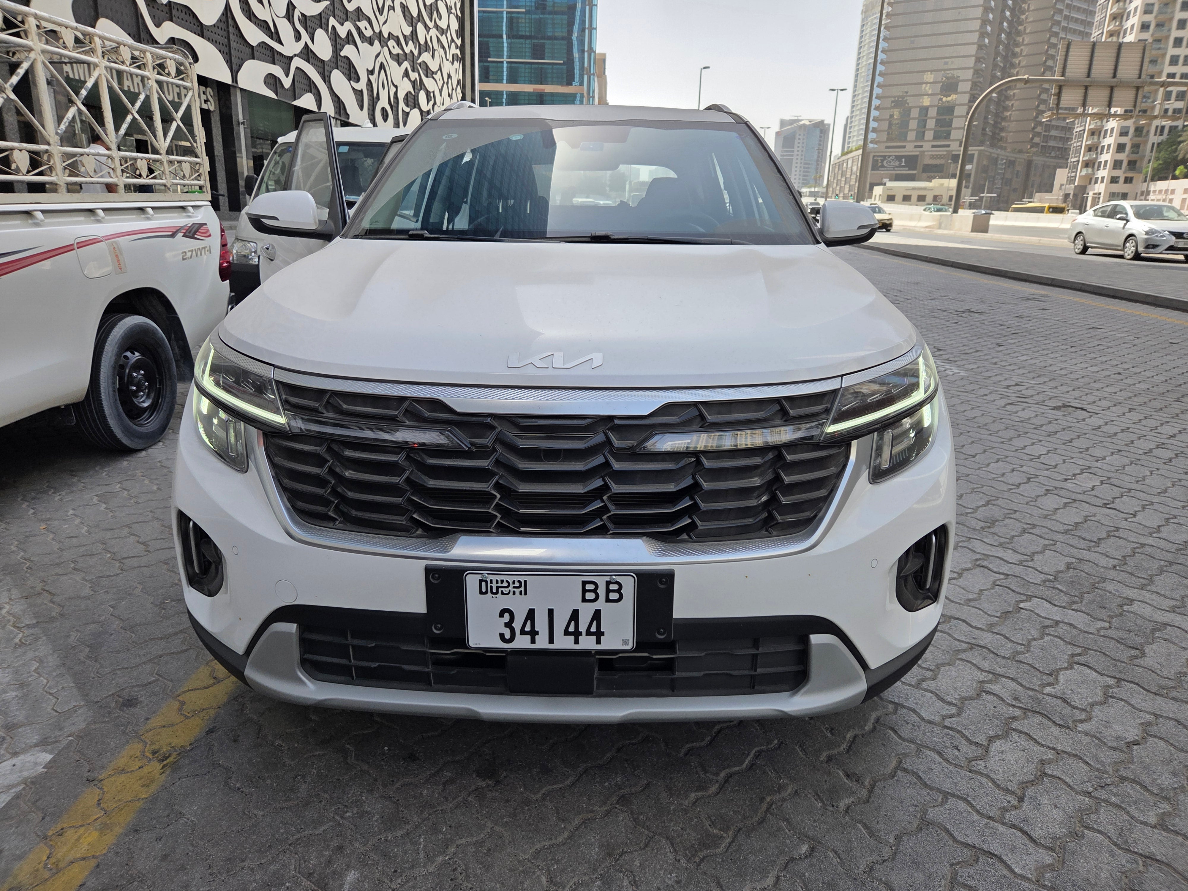 KIA Seltos 2025 white