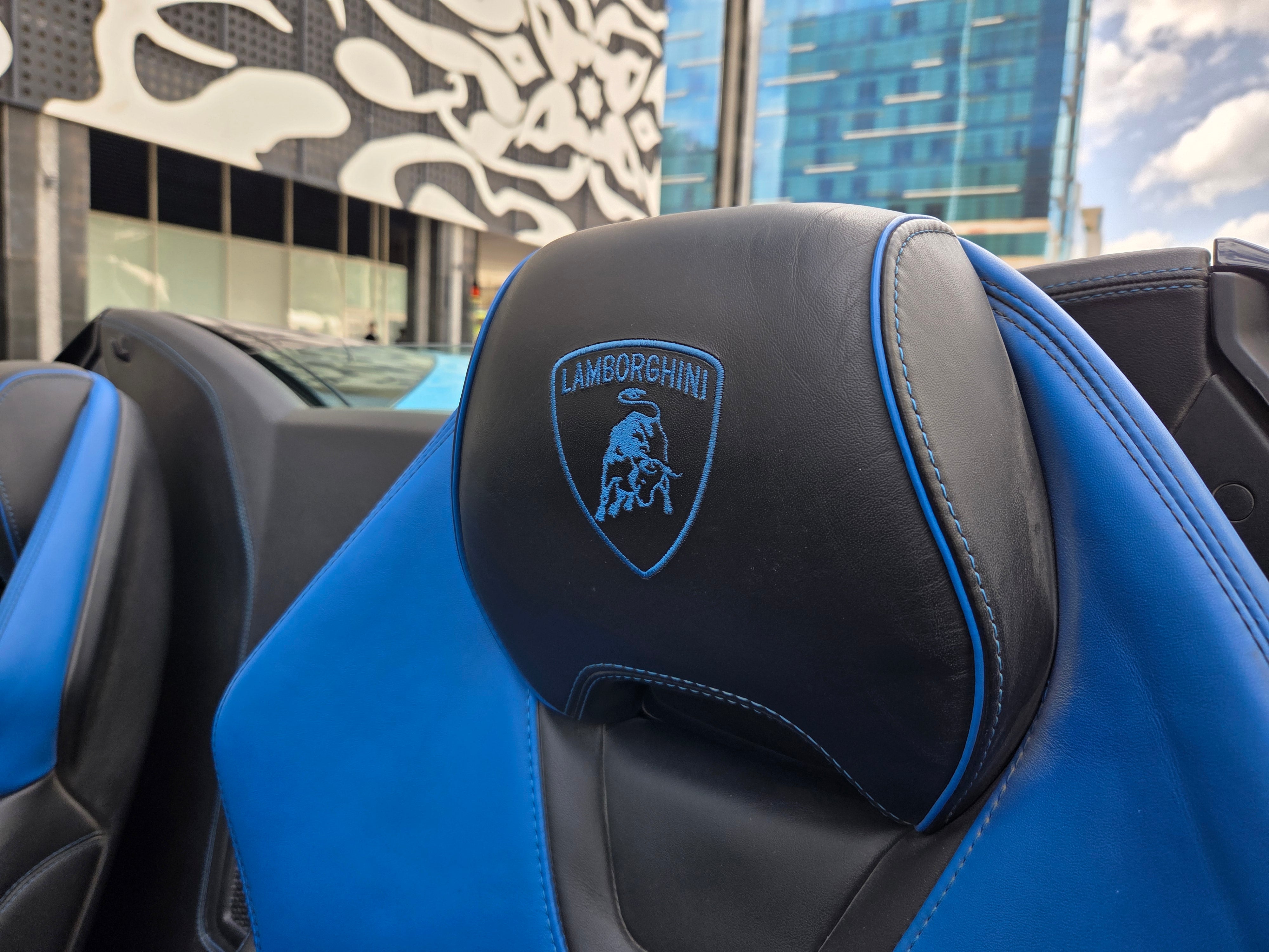 Lamborghini Huracan 2024 Blue