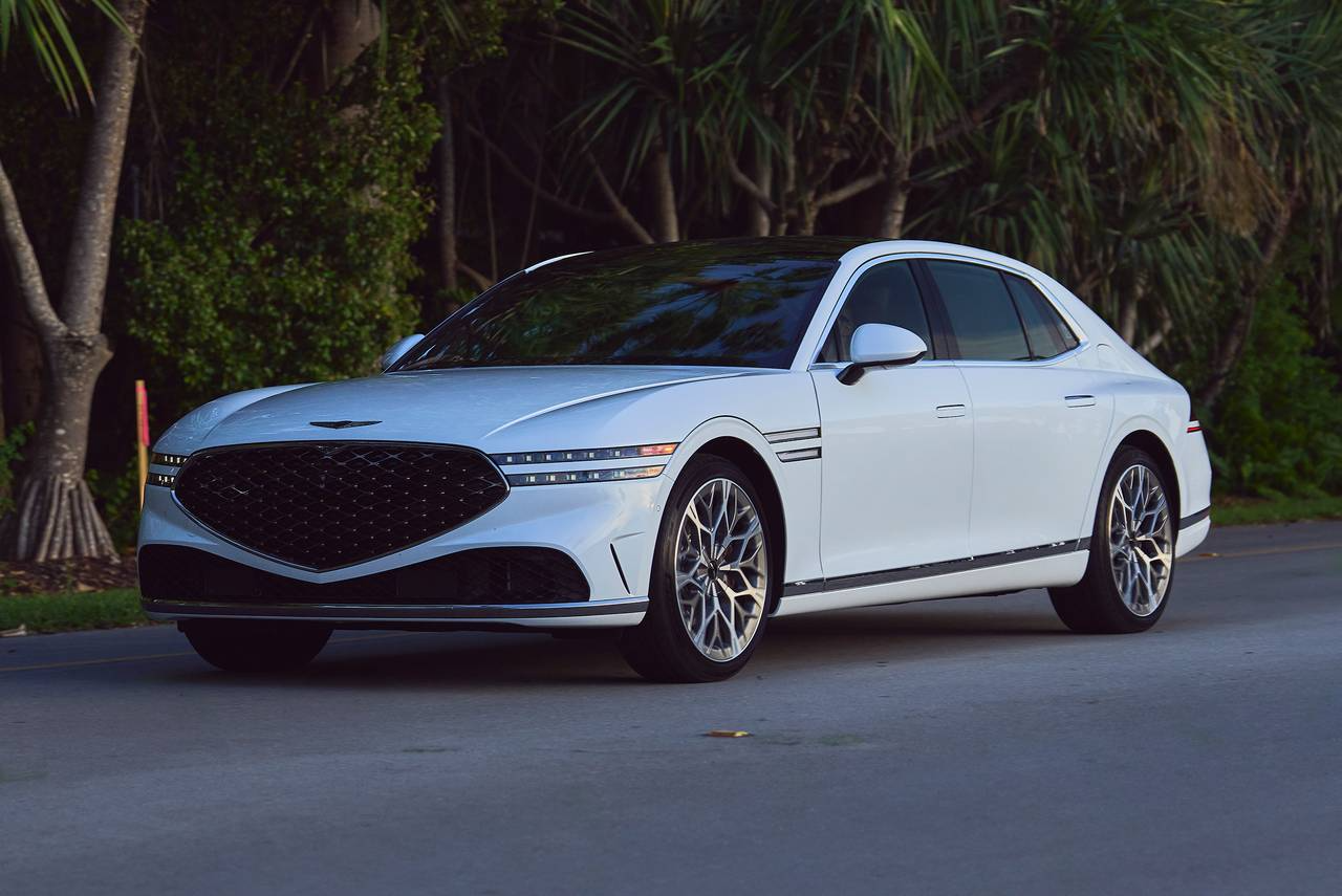 Genesis G90 3.5T E-Supercharger 2025