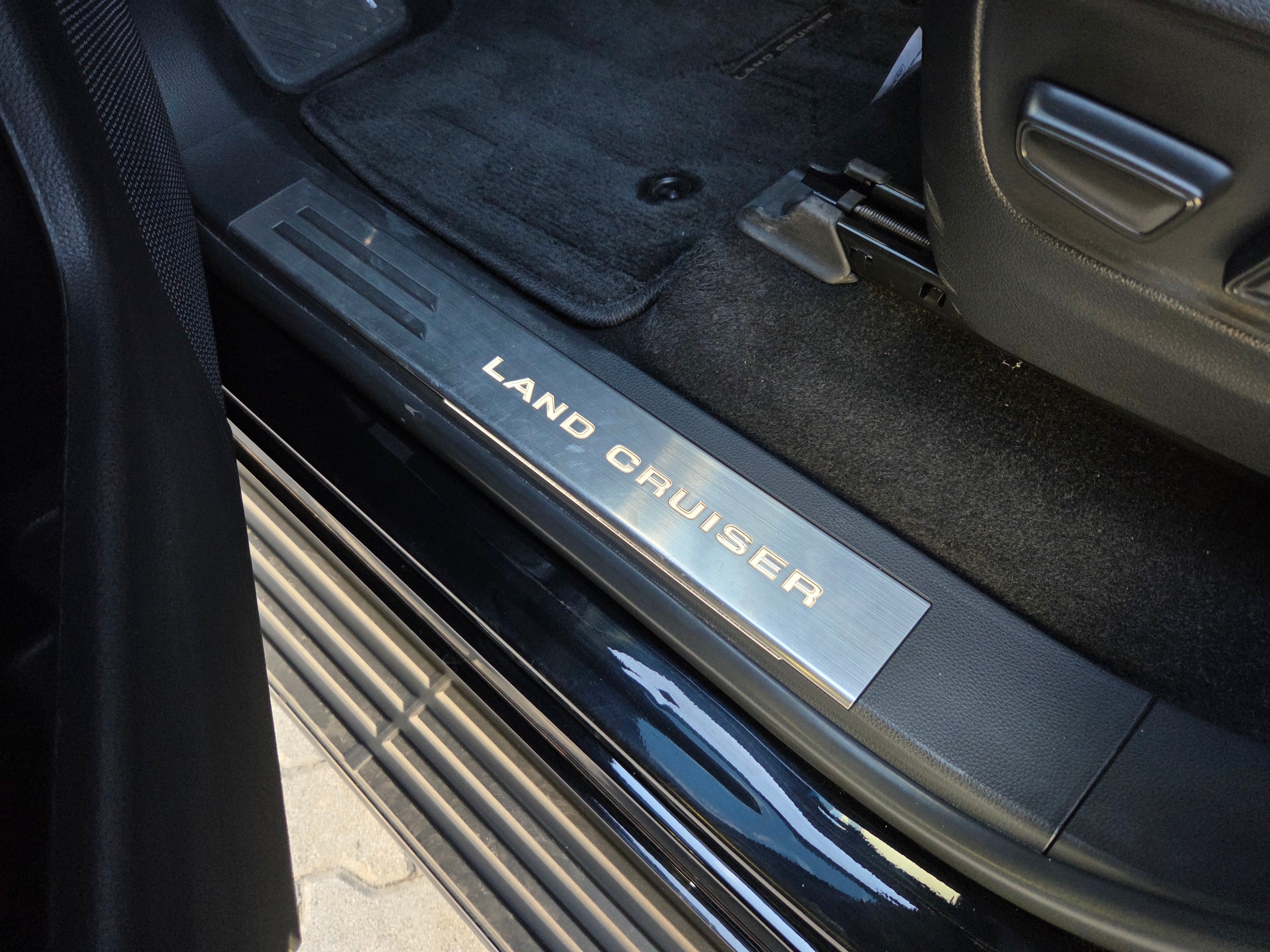 Toyota Land Cruiser VXR 2024 Black