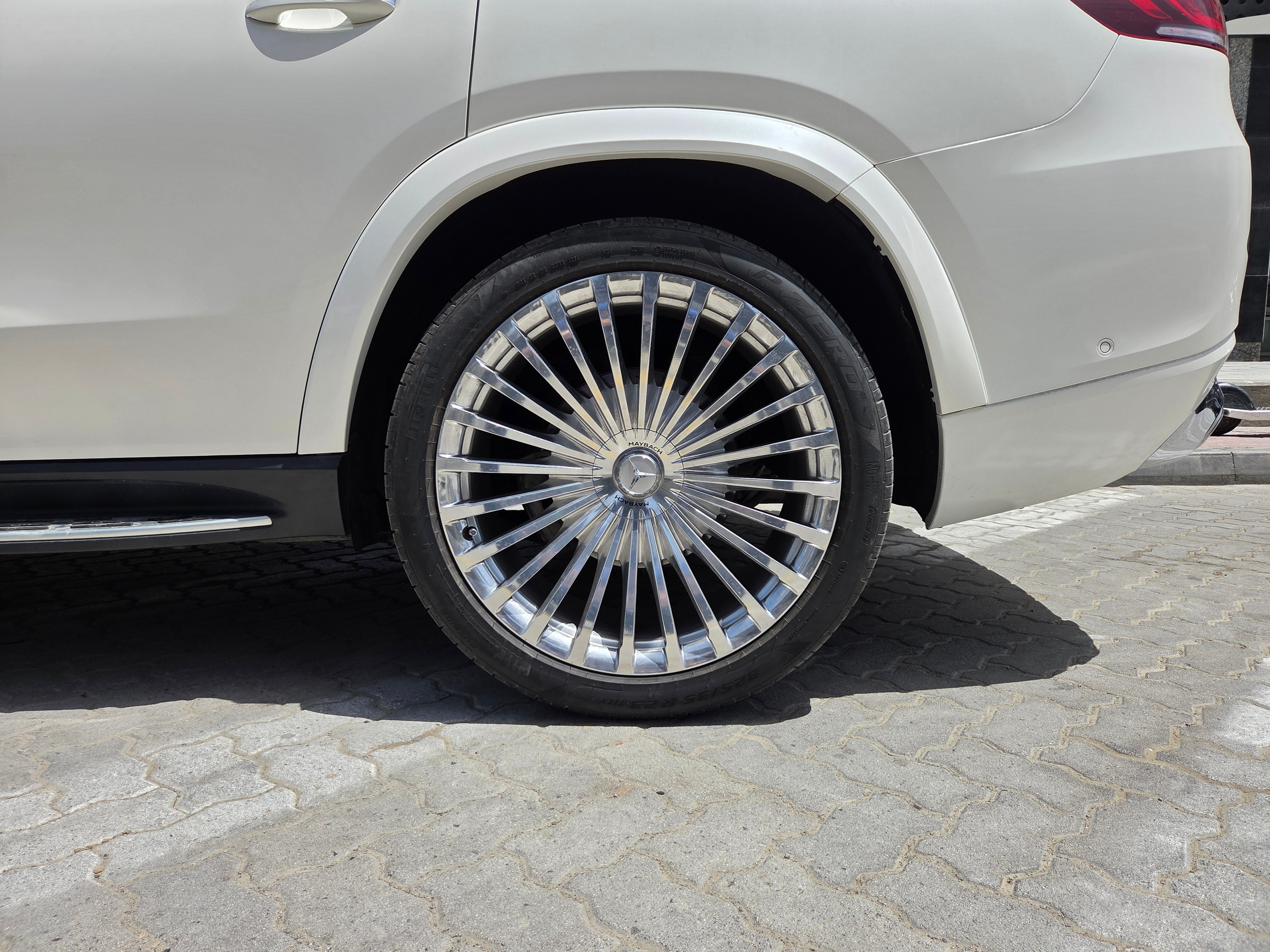 Mercedes-Benz GLS 580 2021 White with Maybach GLS White & Black Kit