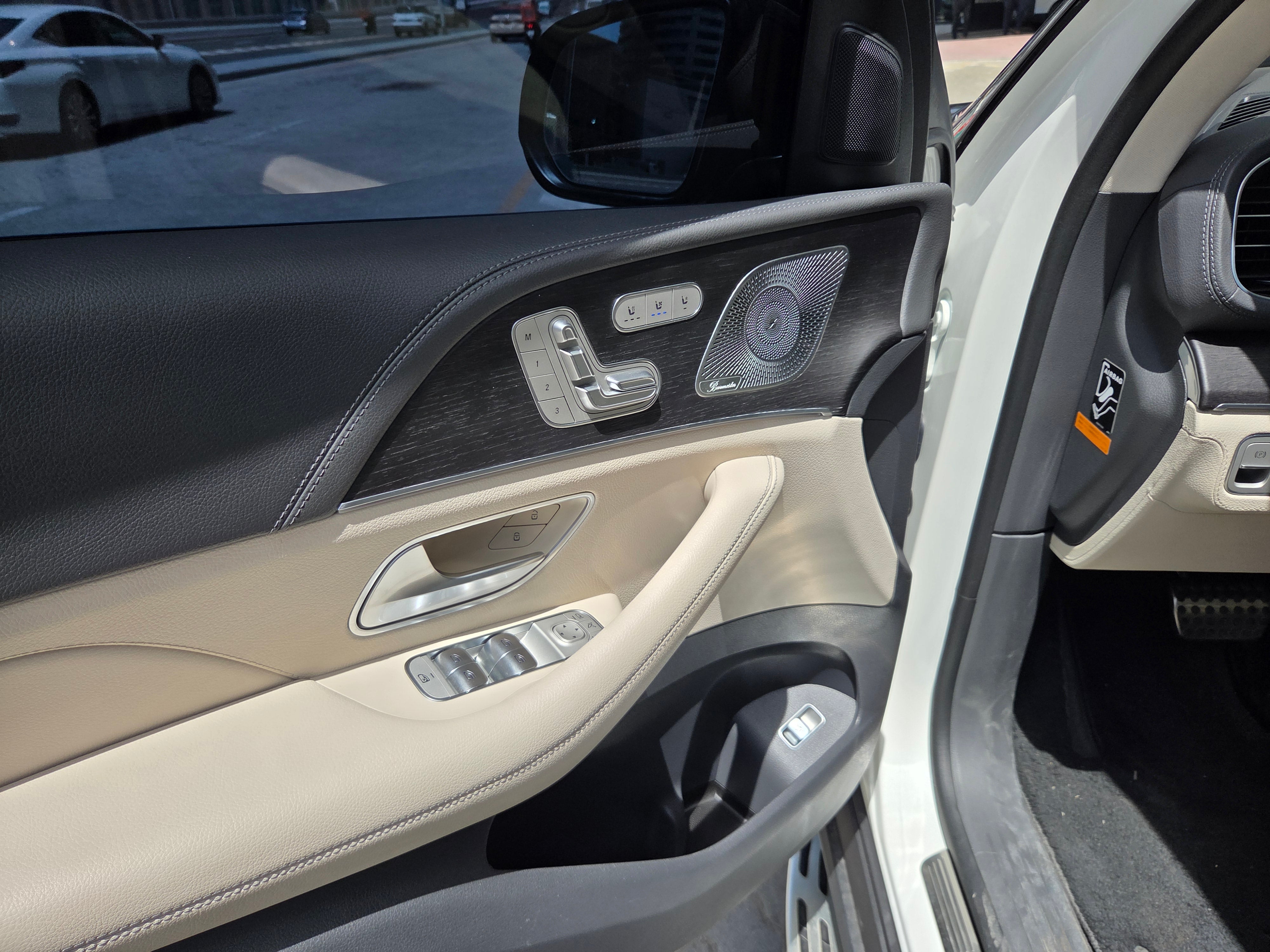 Mercedes-Benz GLS 580 2021 White with Maybach GLS White & Black Kit