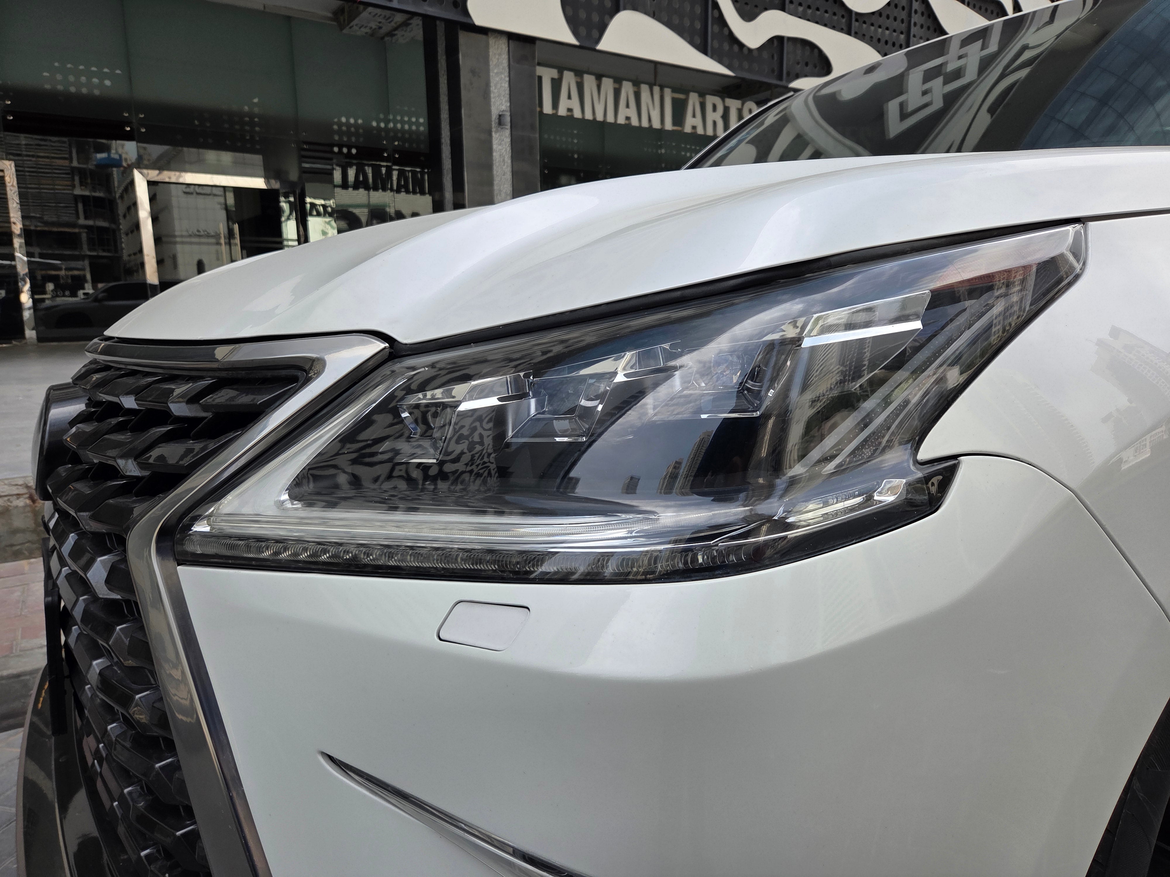 Lexus LX 570 2016 White