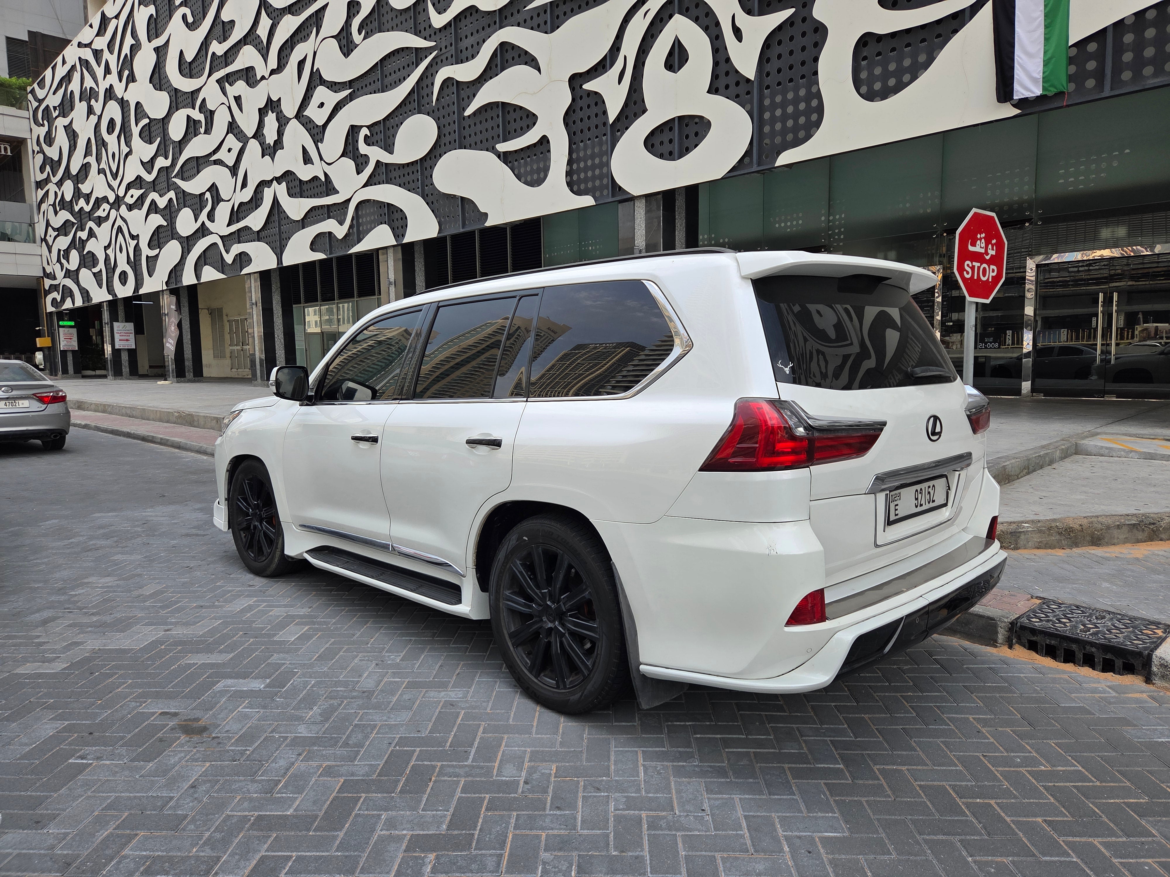 Lexus LX 570 2016 White