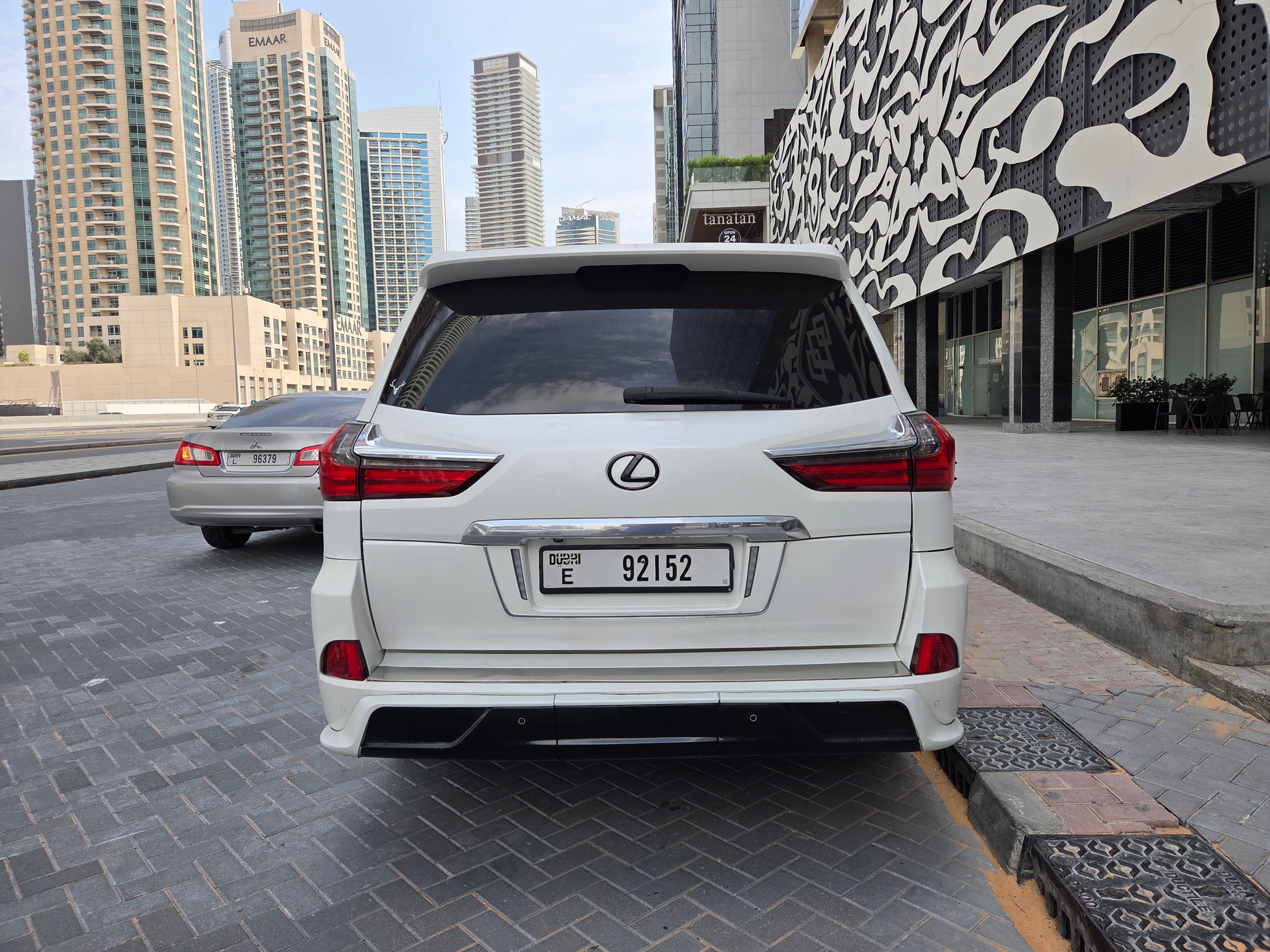Lexus LX 570 2016 White