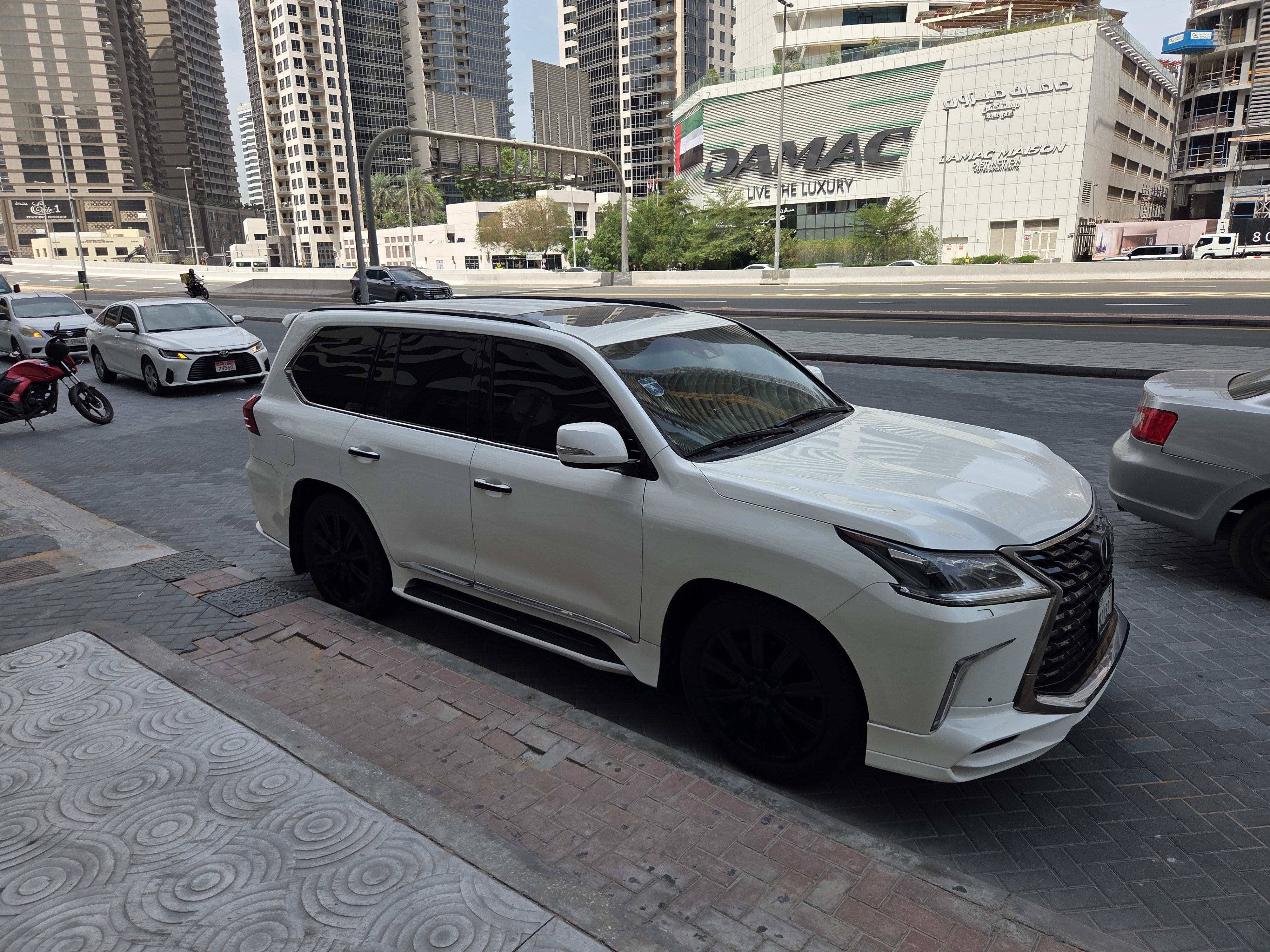 Lexus LX 570 2016 White