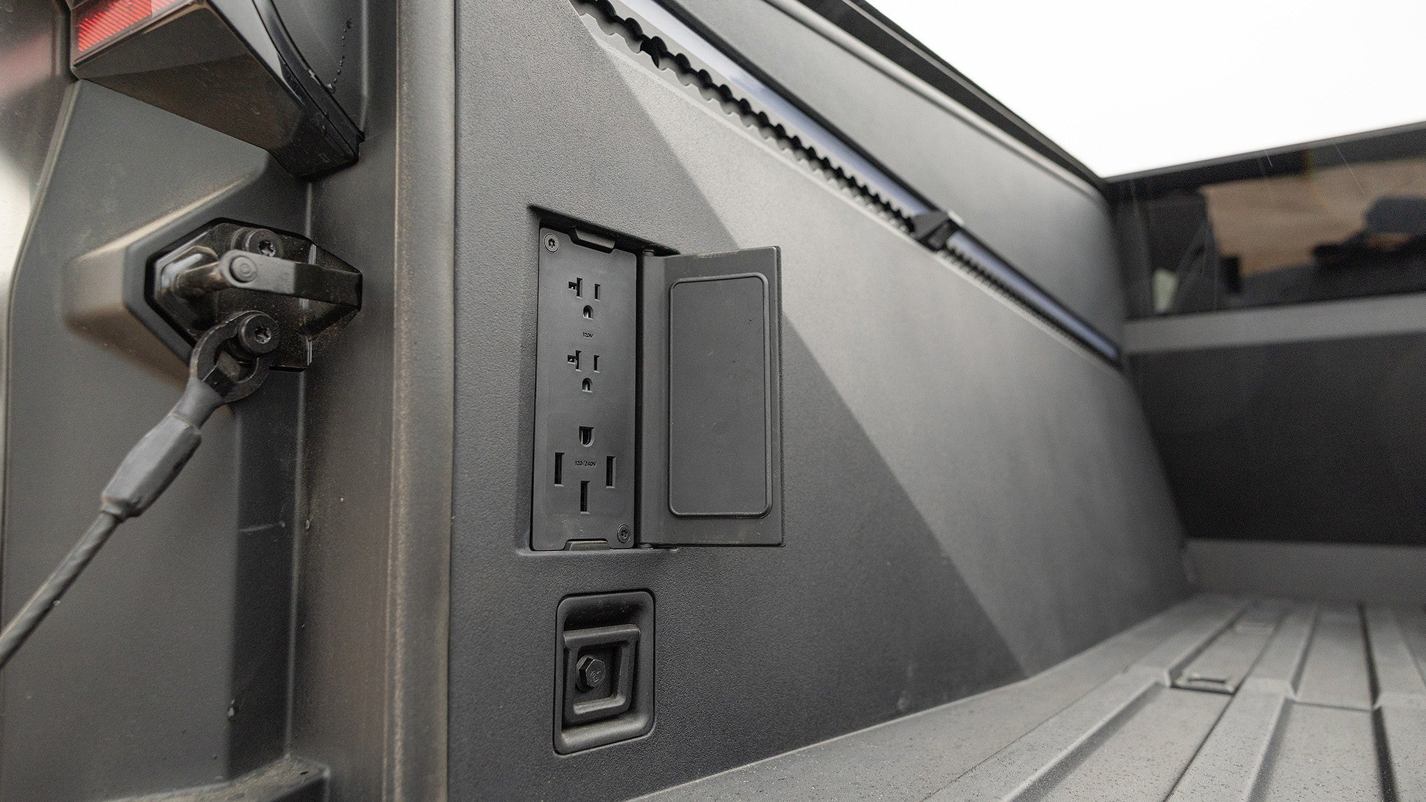 2025 Tesla Cybertruck
