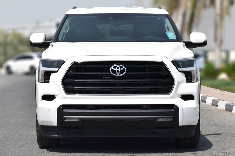 Toyota sequoia SR5 2025 white