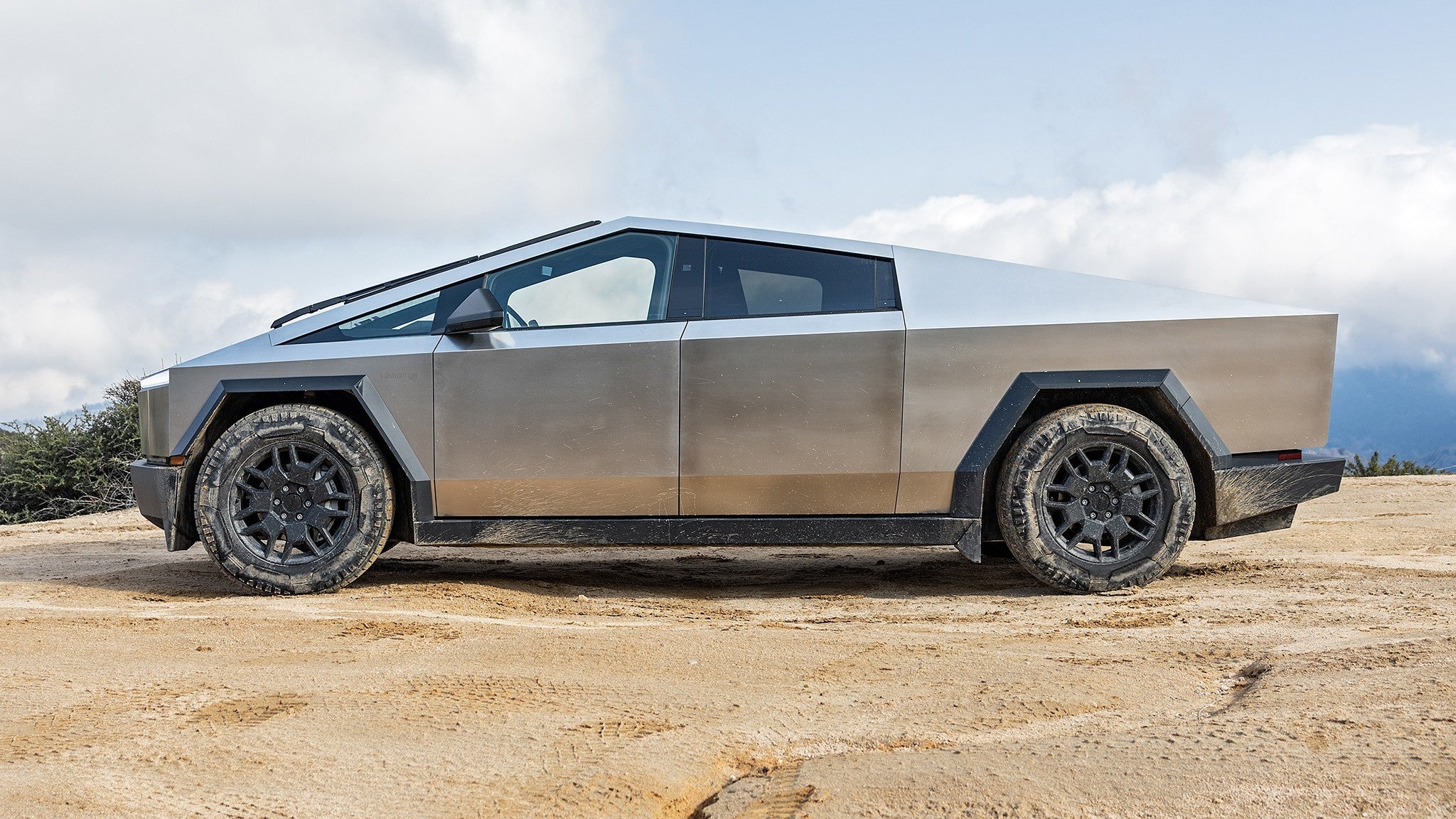 2025 Tesla Cybertruck