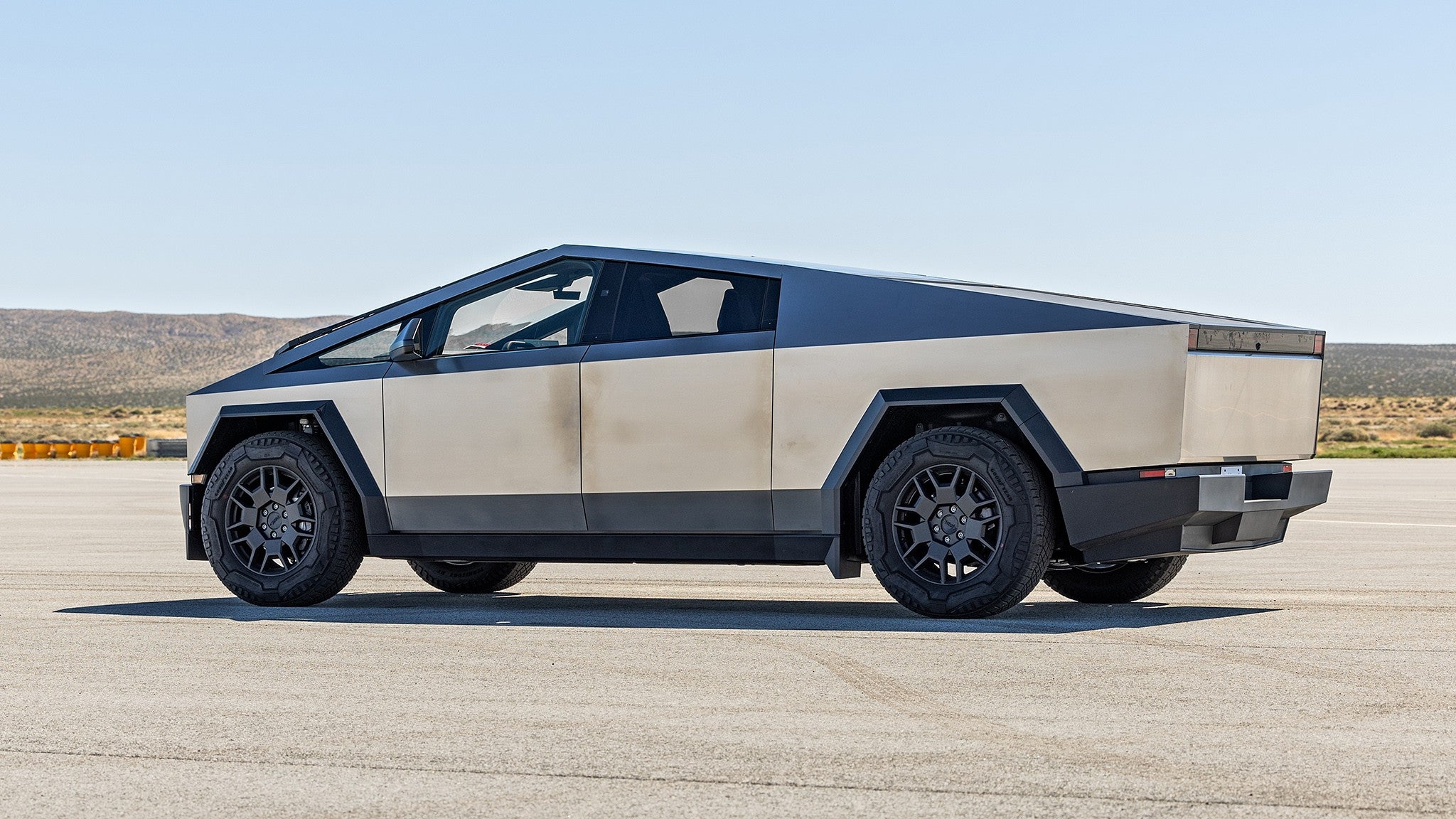 2025 Tesla Cybertruck