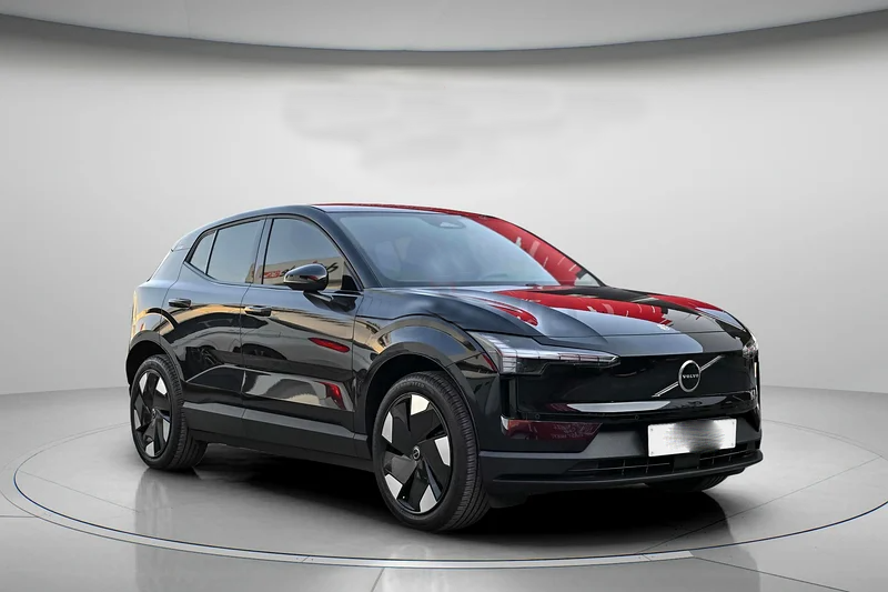 Volvo EX30 Plus 2024