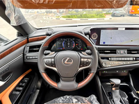 Lexus ES 350 2025 white