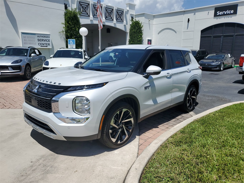 Mitsubishi Outlander SE PHEV 2025