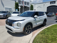 2025 Mitsubishi Outlander SE PHEV