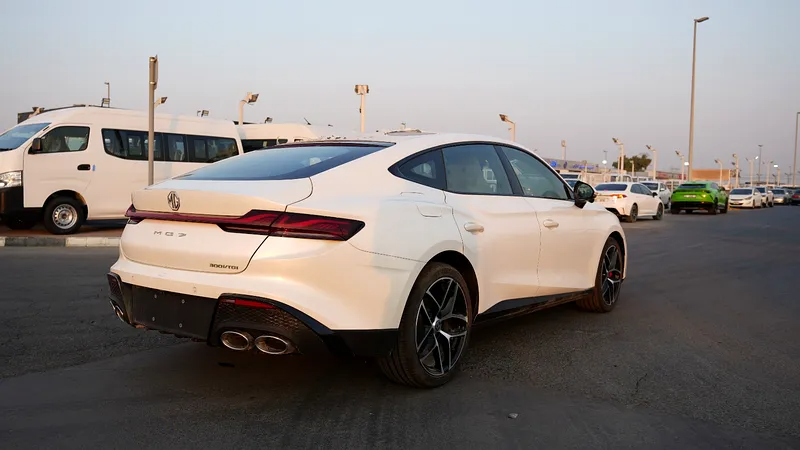MG 7 2025 white