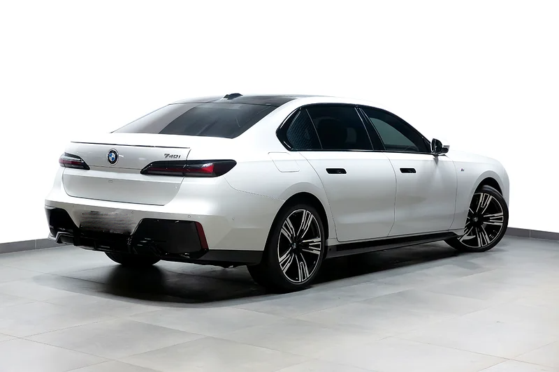 BMW 7 Series 740i M Sport 2025