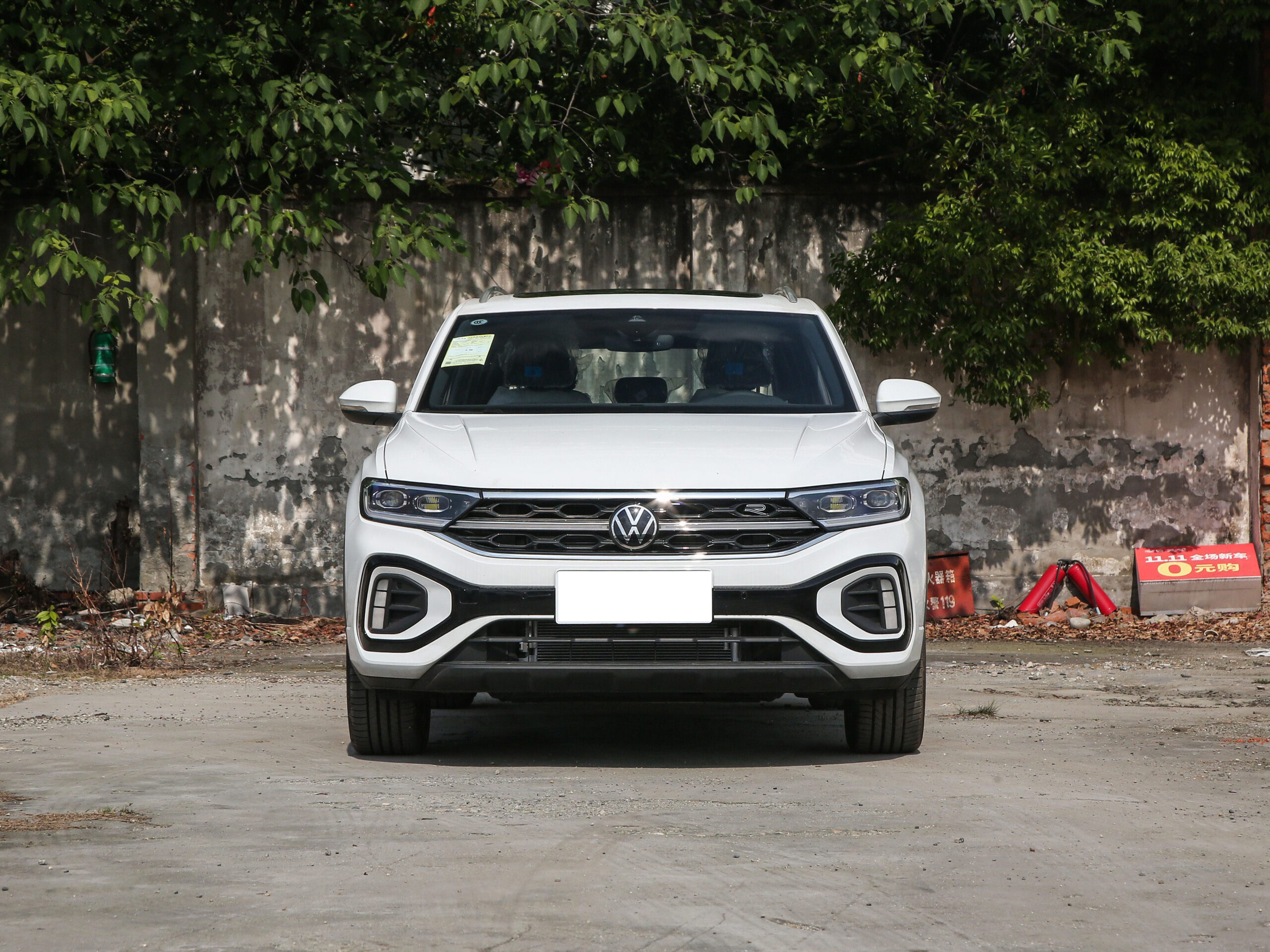 Volkswagen T-Roc 2024 – Compact SUV