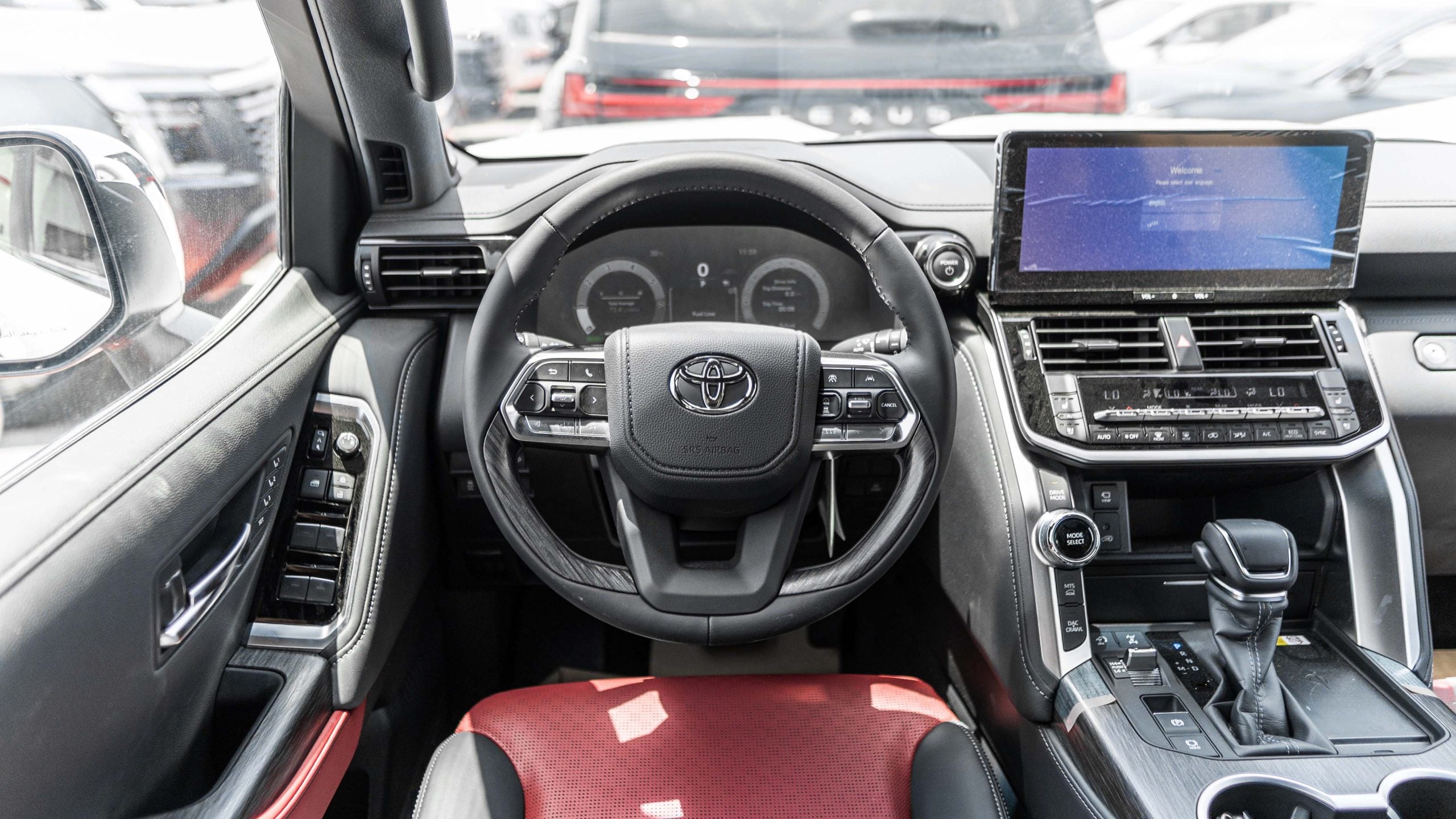 2025 Toyota Land Cruiser VXR hybrid white