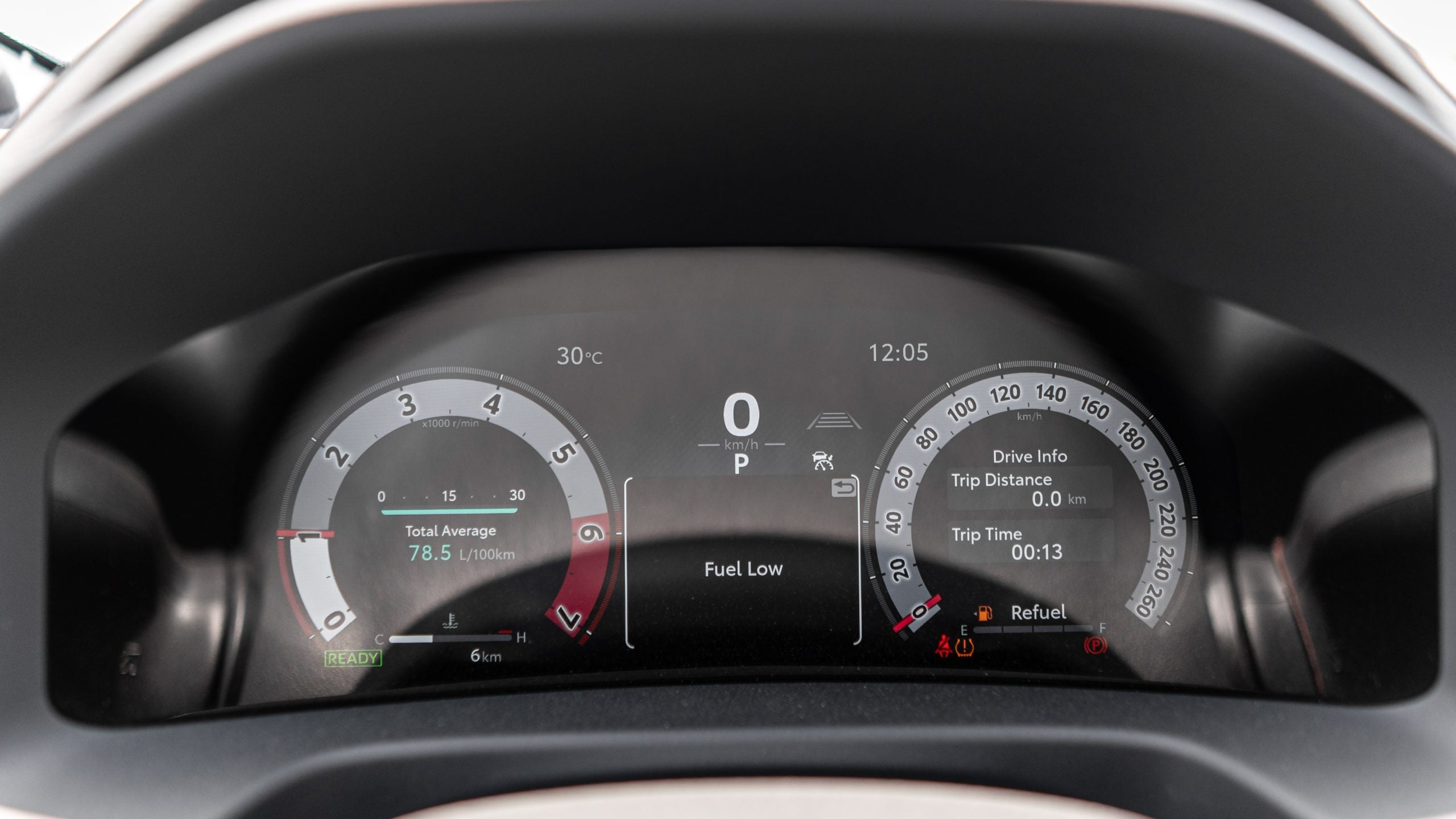 2025 Toyota Land Cruiser VXR hybrid white