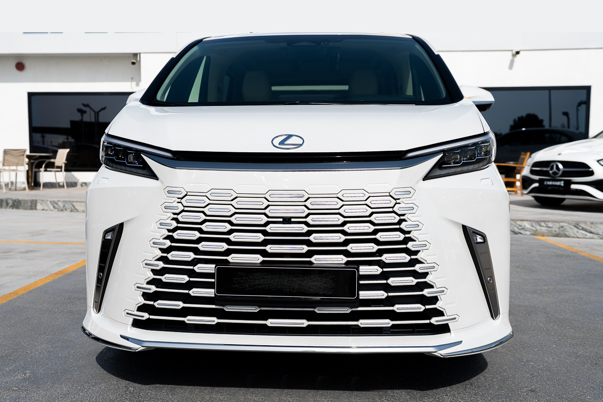 Lexus LM 350h 2.5L 2025 White
