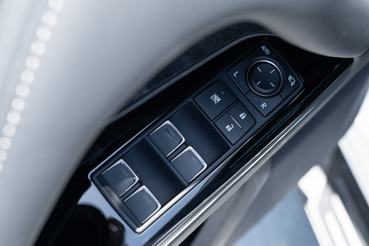 Lexus LX 700h F Sport 2026 White