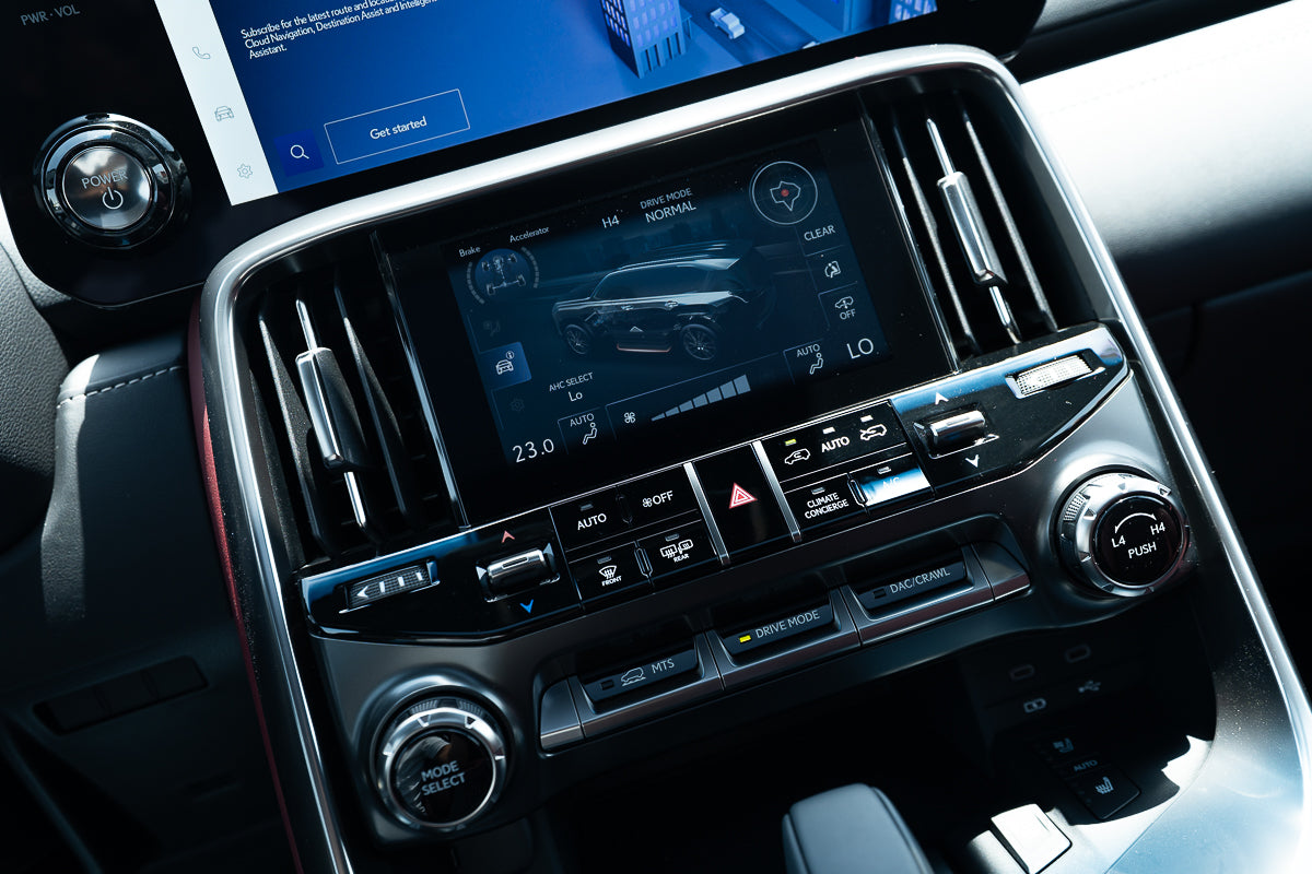 Lexus LX 700h 2026 White