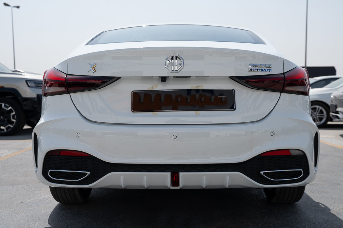 MG5 180DVVT Luxury 2025