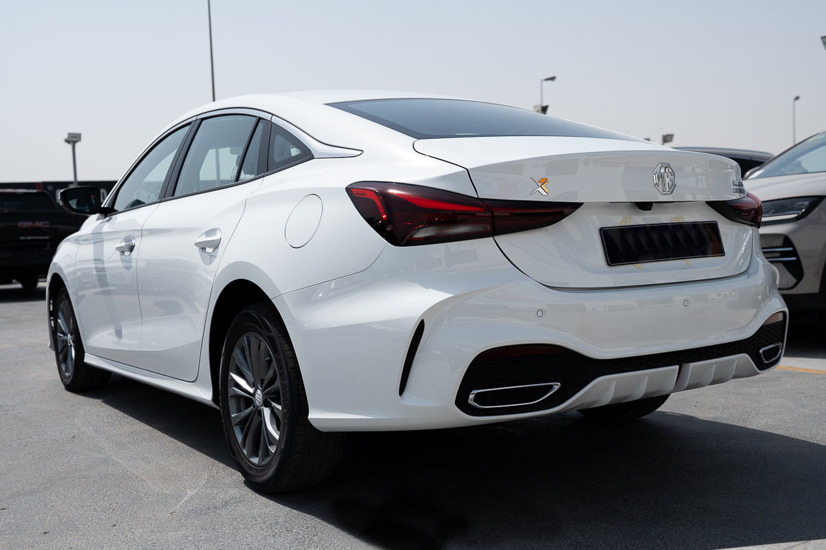 MG5 180DVVT Luxury 2025