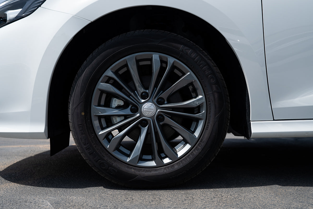 MG5 180DVVT Luxury 2025