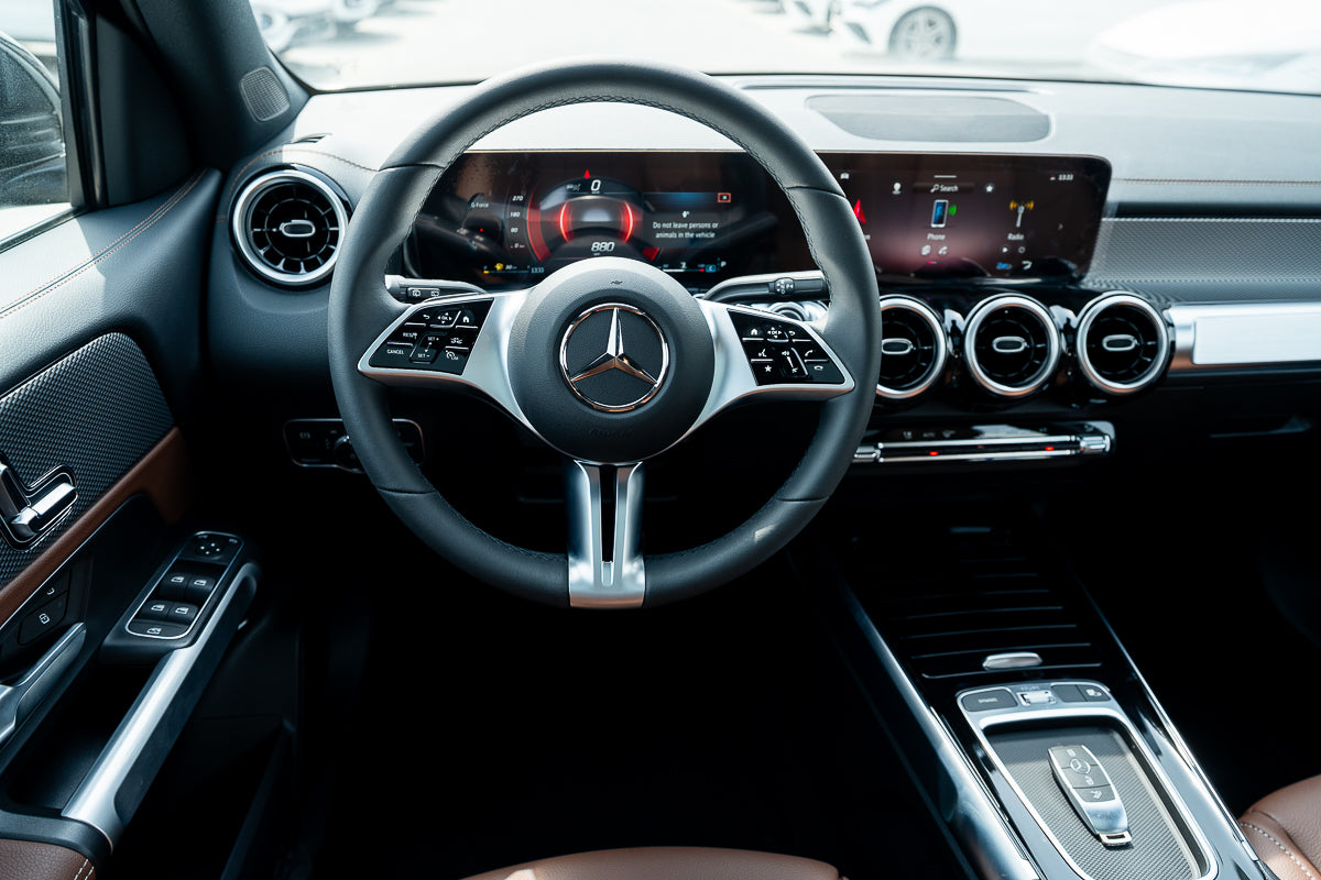 Mercedes-Benz GLB 200 2025 Black