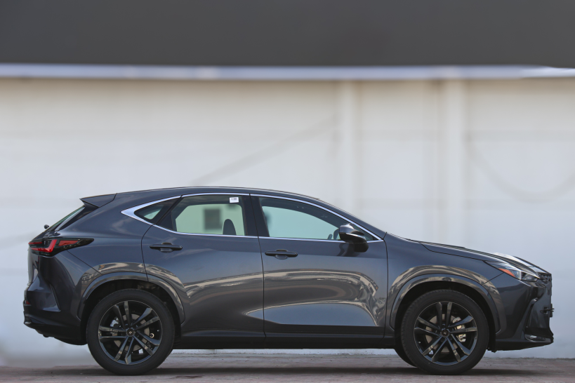 Lexus NX350 Hybrid 2025 GCC Sonic Chrome Black – Premium Hybrid SUV