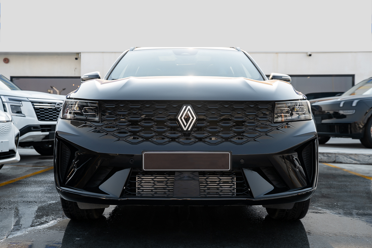 Renault Koleos Iconic 2026 black