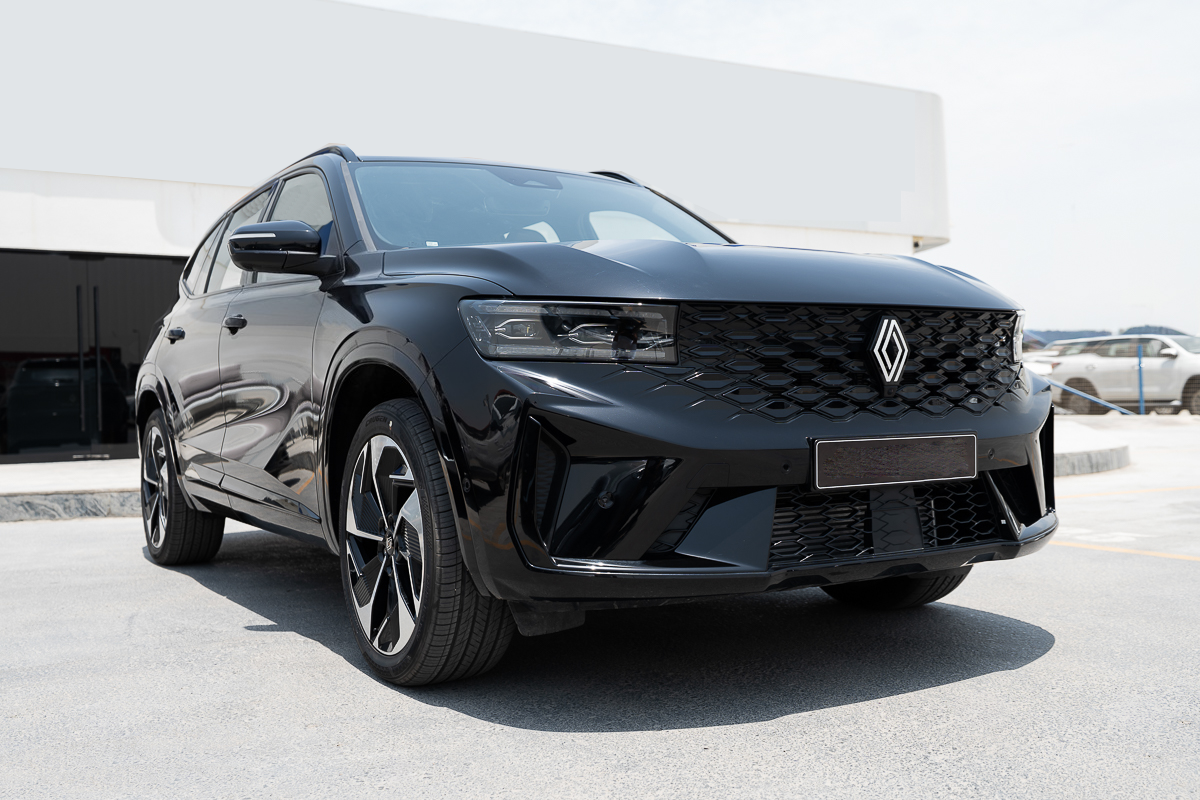 Renault Koleos Iconic 2026 black