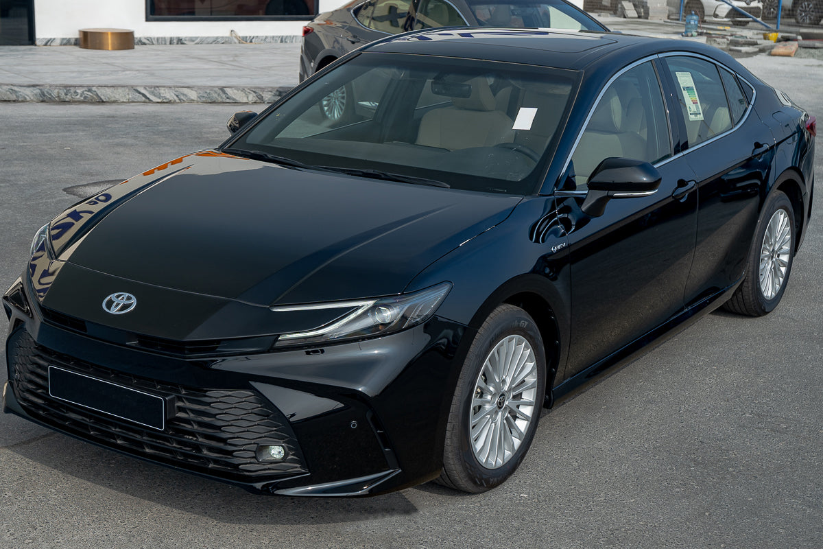 Toyota Camry E Plus HEV 2.5L 2025 – Black | Premium Hybrid Sedan