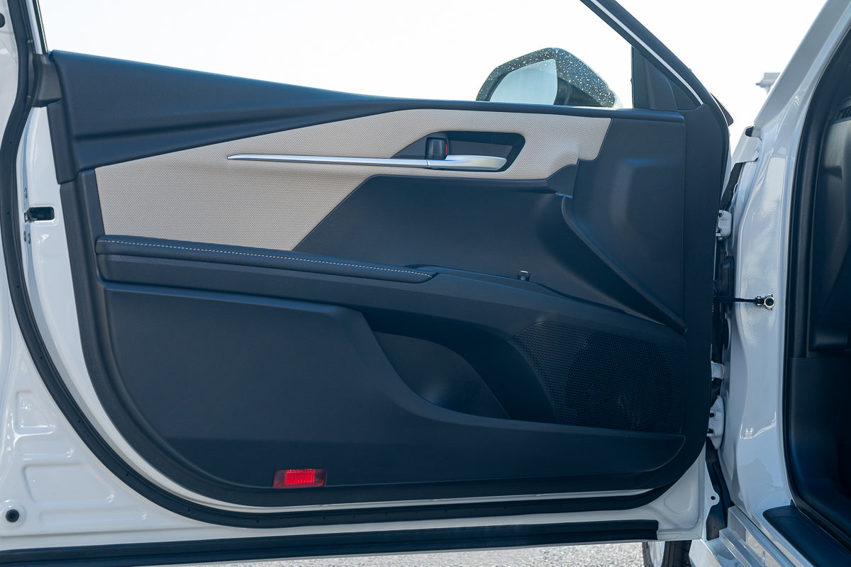 Toyota Camry E Plus HEV 2025