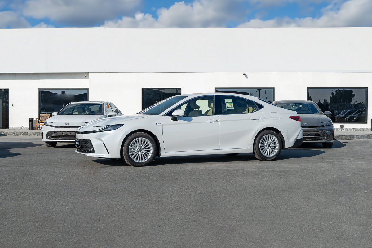 Toyota Camry E Plus HEV 2025