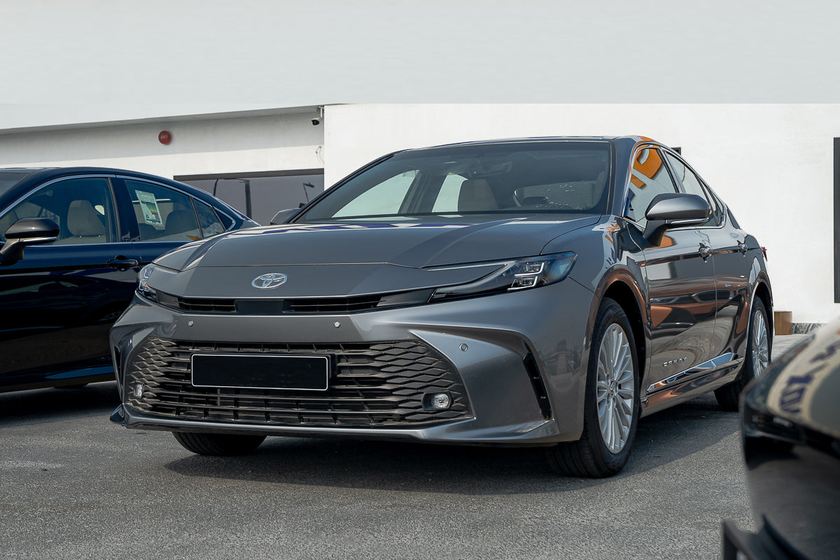 Toyota Camry LE 2.5L 2025 – Dark Gray | Mid-Size Sedan