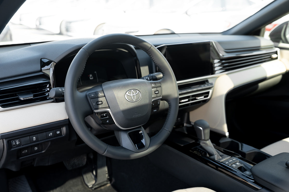 Toyota Camry LE Hybrid 2026 Black