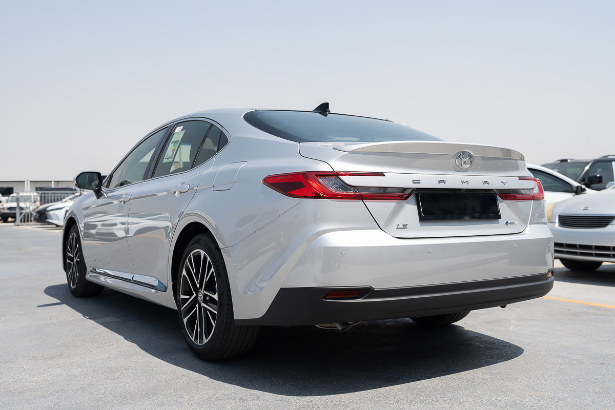 Toyota Camry LE Hybrid 2026 silver