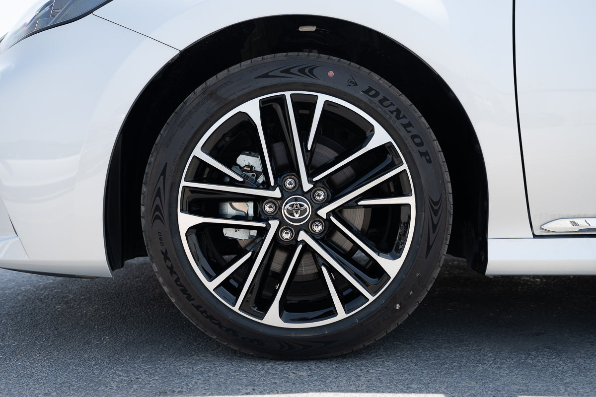 Toyota Camry LE Hybrid 2026 silver