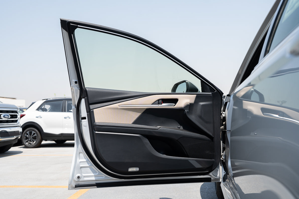 Toyota Camry LE Hybrid 2026 silver