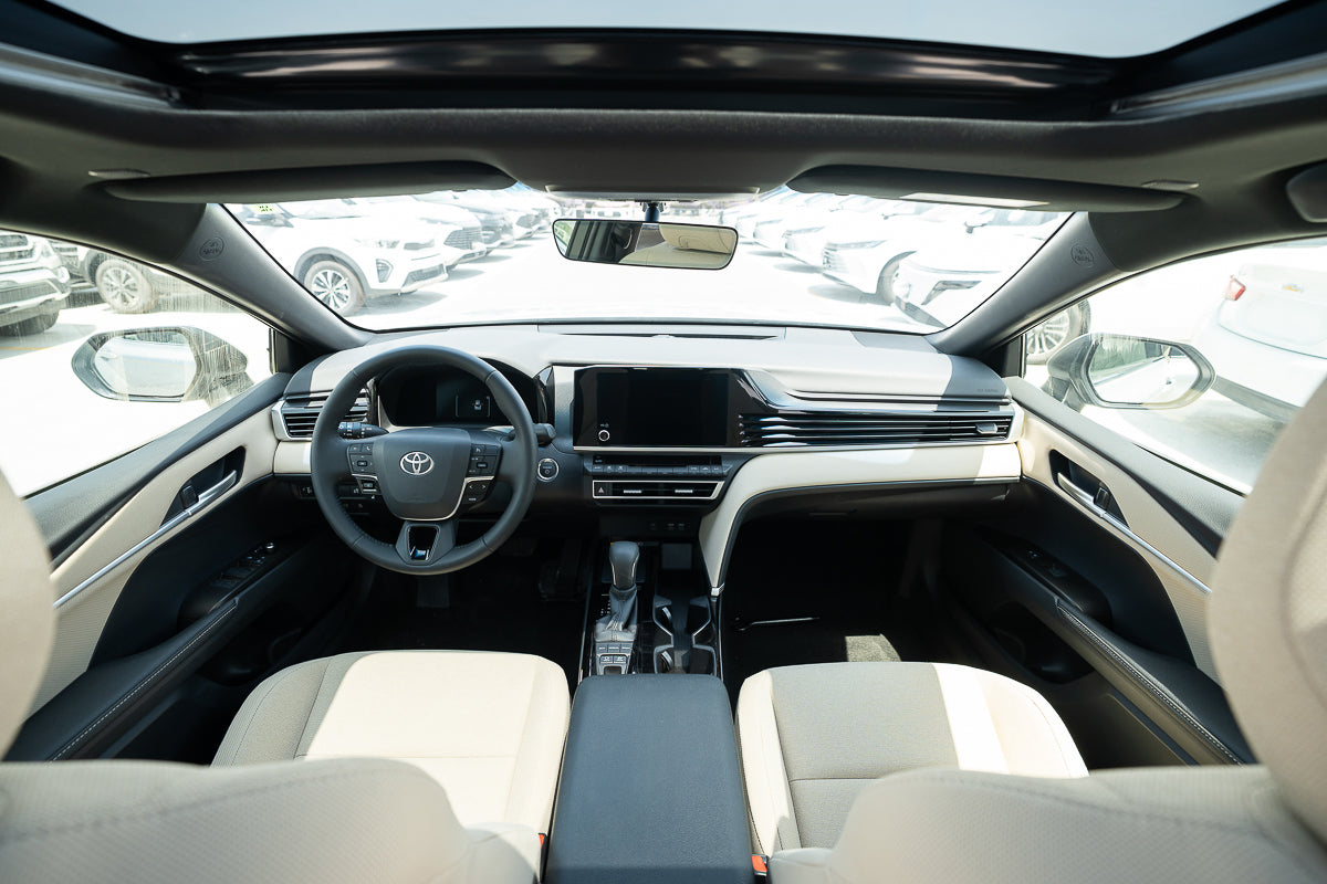 Toyota Camry LE Hybrid 2026 silver