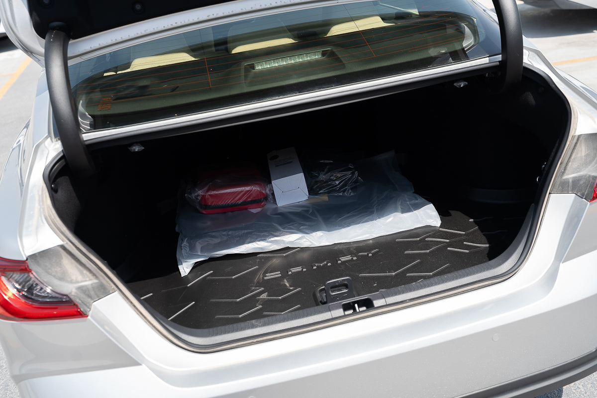 Toyota Camry LE Hybrid 2026 silver