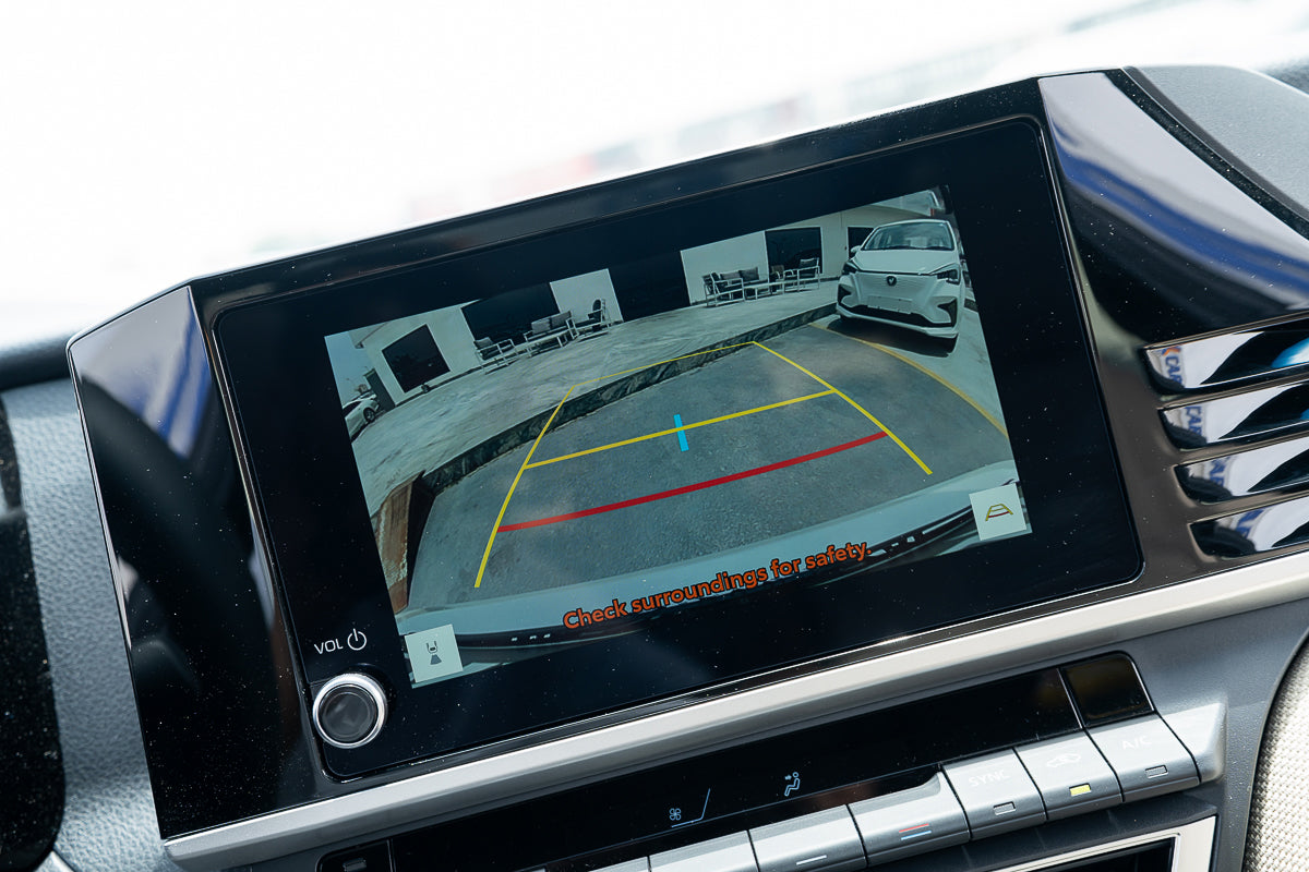 Toyota Camry LE Hybrid 2026 white